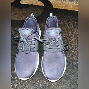 Navy blue nautica shoes kids size 2